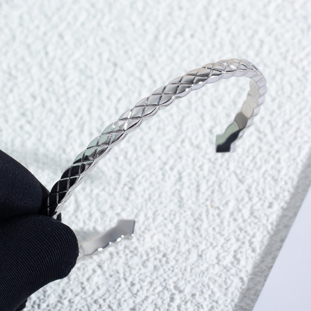 Chanel Crush Bracelet Open Cuff Silver