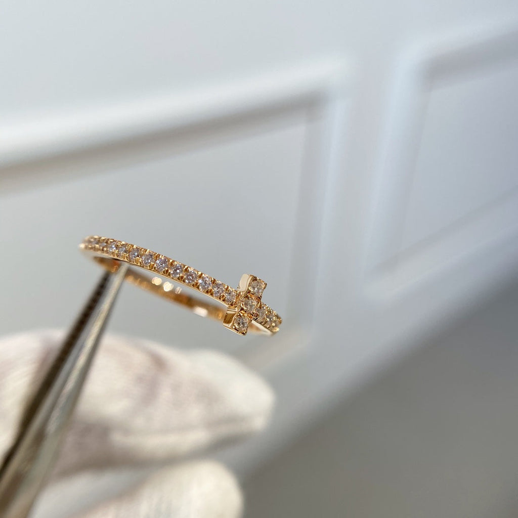 TIFFANY T RING DIAMOND PINK GOLD