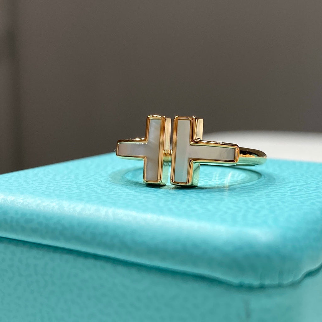 TIFFANY T WIRE MOP RING PINK GOLD