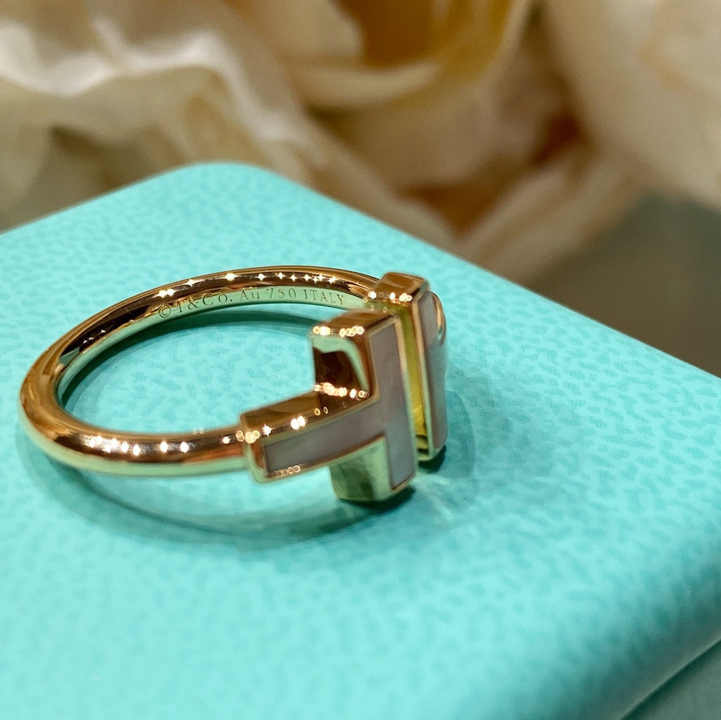 TIFFANY T WIRE MOP RING PINK GOLD