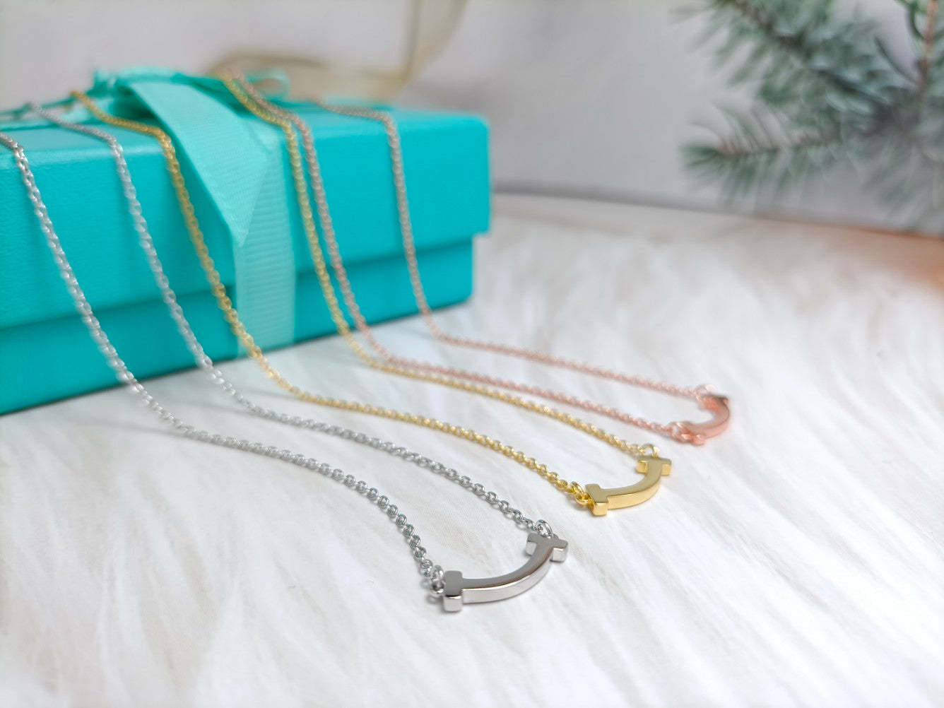 TIFFANY MINI SMILE PEDANT NECKLACE