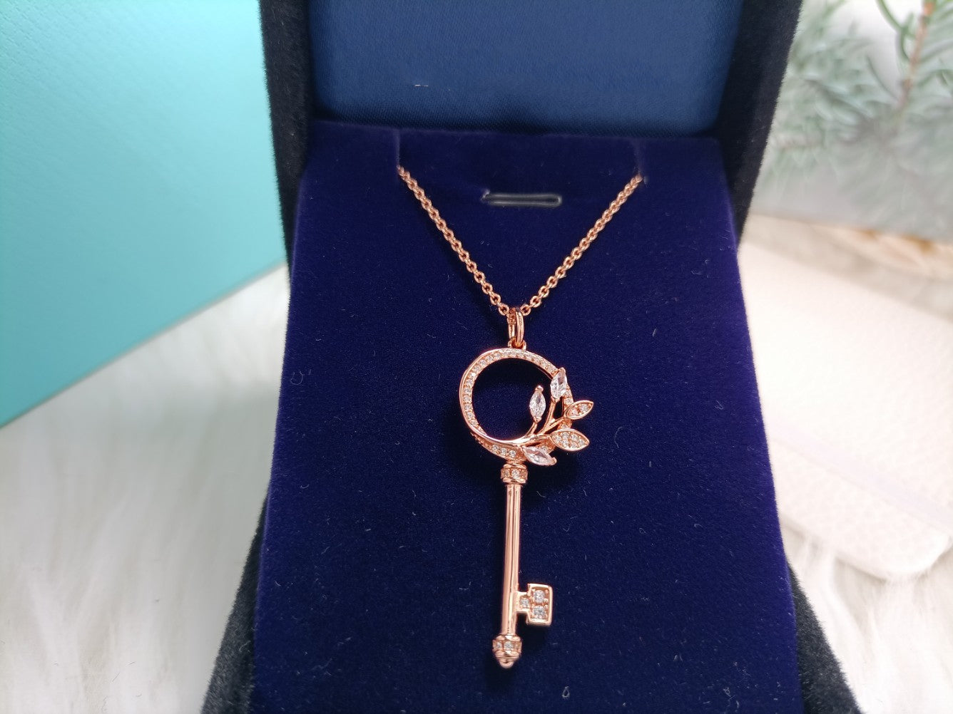 TIFFANY MINI KEY OLIVE LEAF NECKLACE DIAMOND