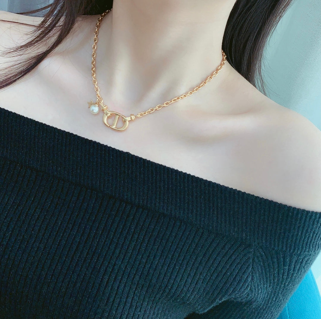 DIOR CD PEDANT MOP STAR GOLD NECKLACE