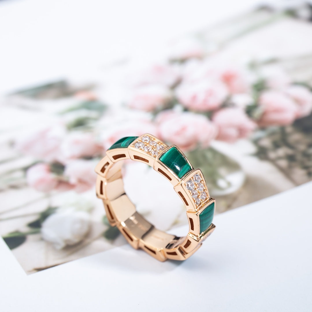 BVLGARI SERPENTI RING PINK GOLD MALACHITE DIAMOND PAVED 4MM