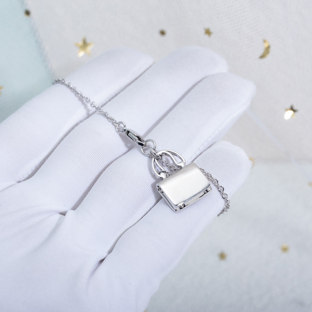 HERMES AMULETTE PEDANT SILVER NECKLACE