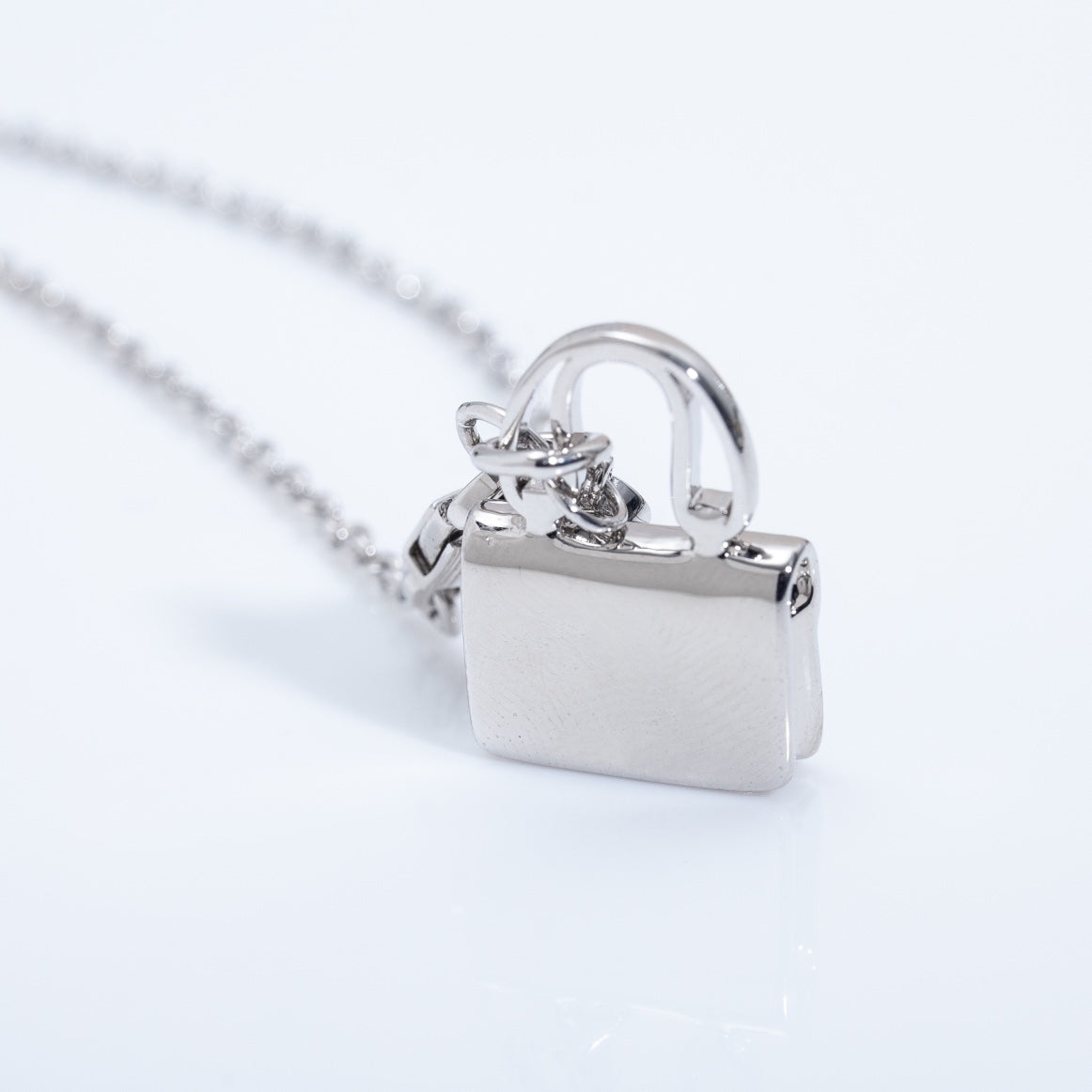 HERMES AMULETTE PEDANT SILVER NECKLACE