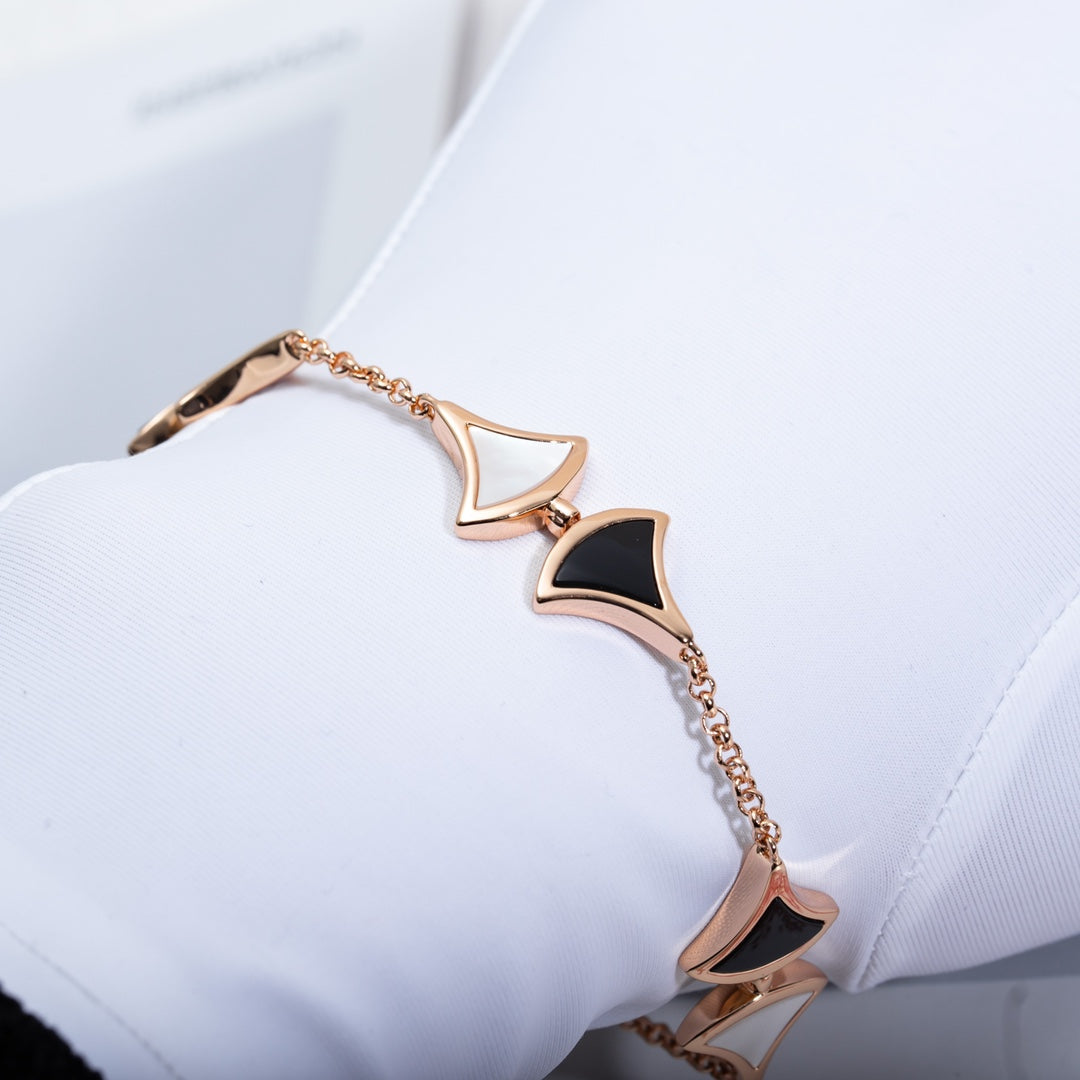 BVLGARI DREAM MOP AND ONYX BRACELET PINK GOLD