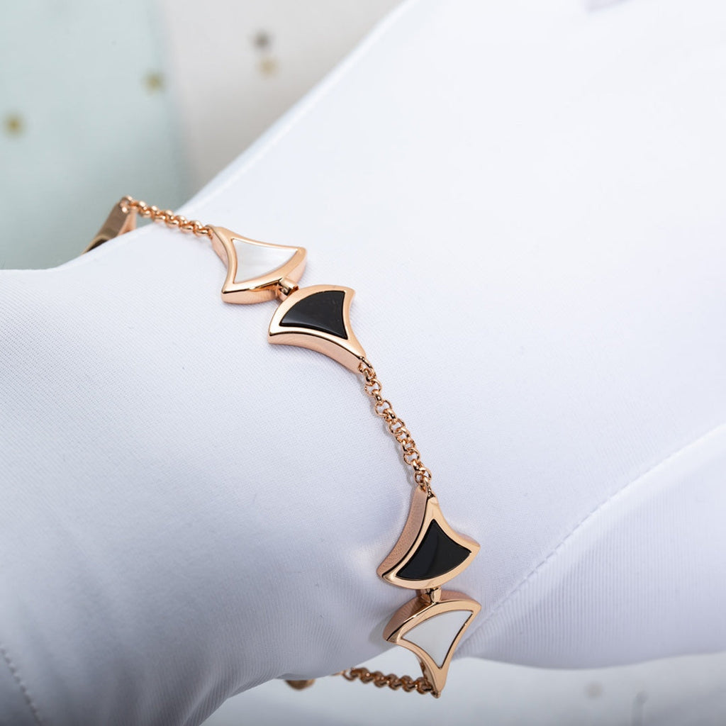 BVLGARI DREAM MOP AND ONYX BRACELET PINK GOLD