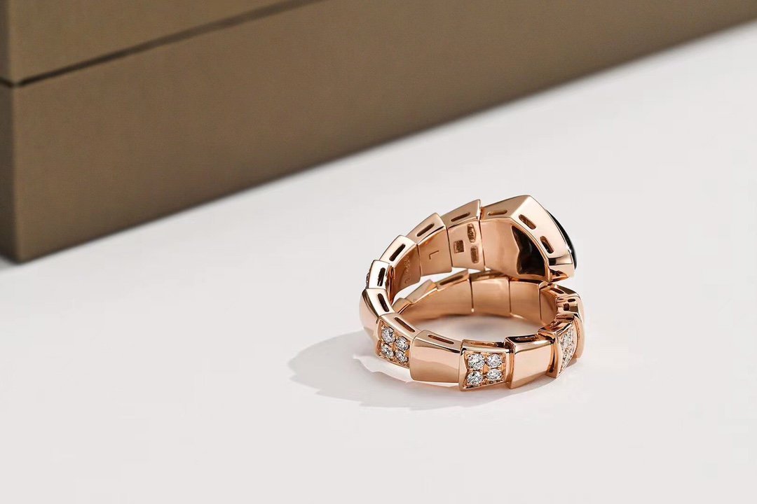 BVLGARI SERPENTI RING PINK GOLD DIAMOND ONYX