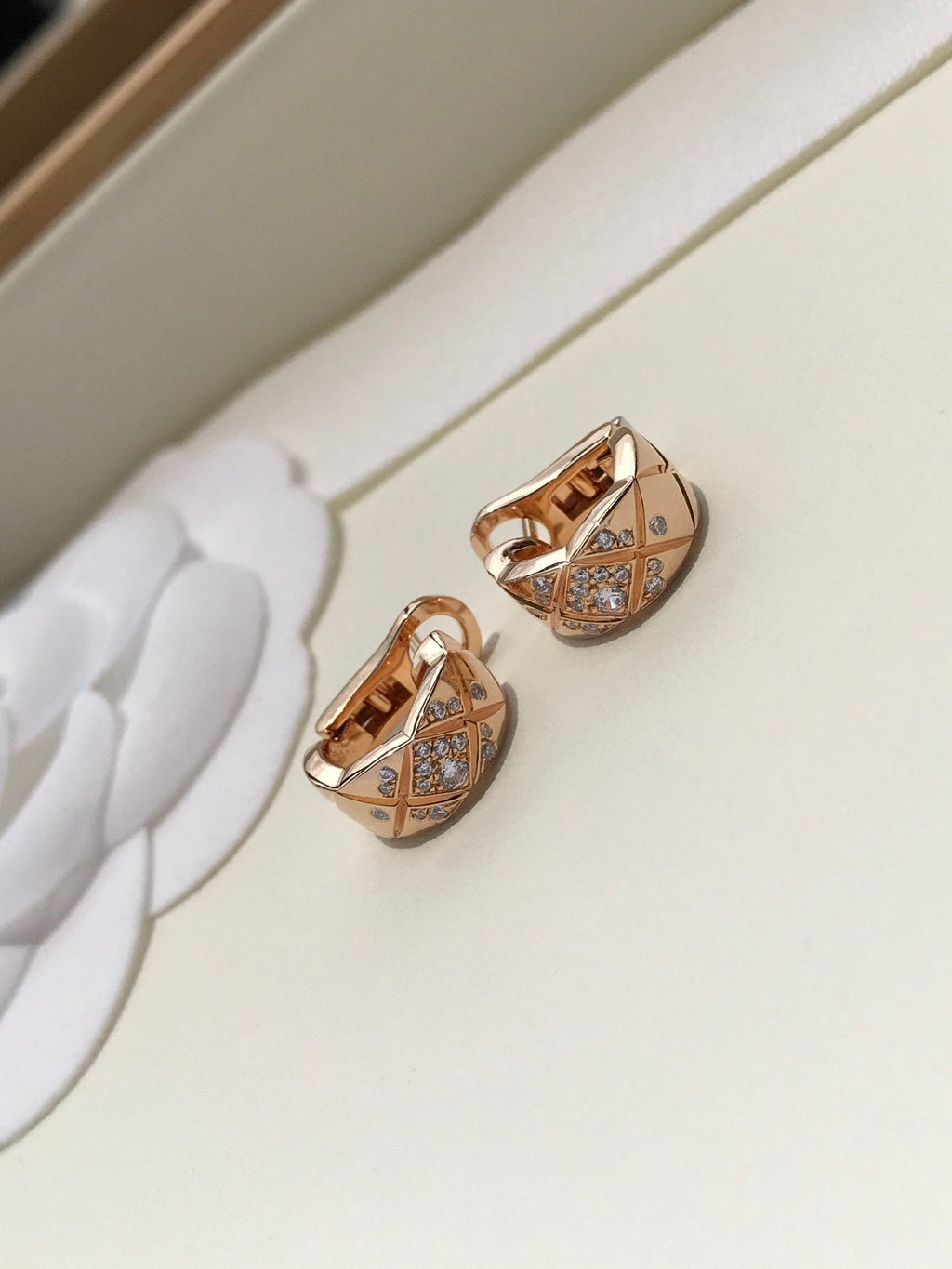 Chanel Crush Diamond Pink Gold Earrings