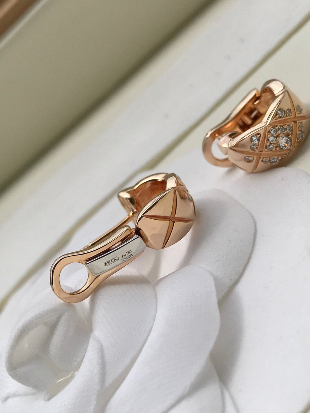 Chanel Crush Diamond Pink Gold Earrings