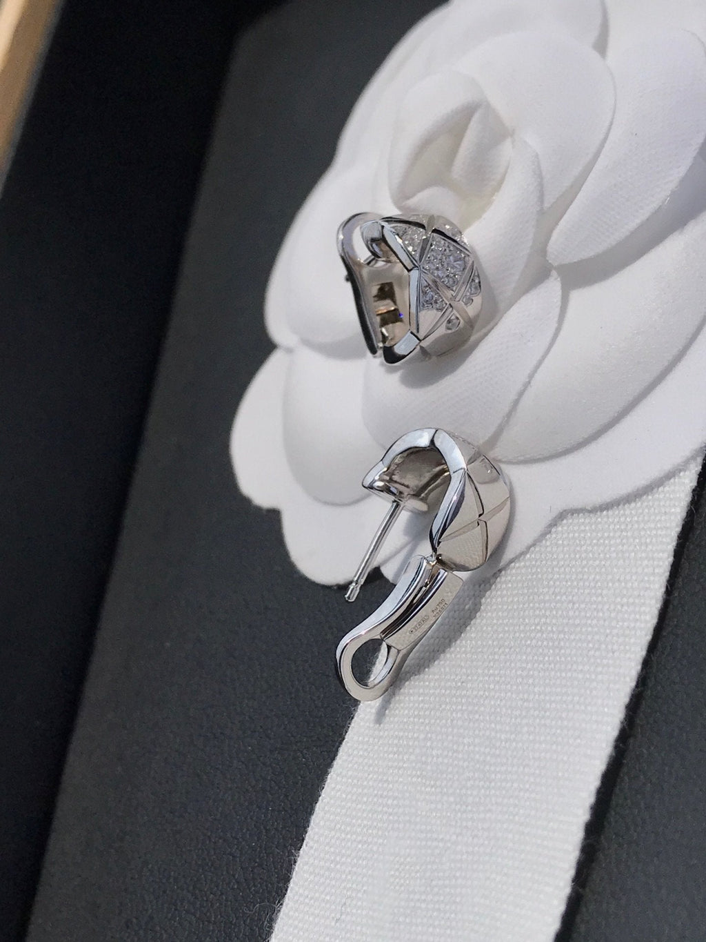 Chanel Crush Diamond Silver Earrings