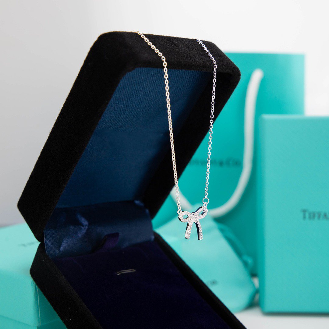 TIFFANY RIBBON NECKLACE BOW PENDANT DIAMOND CHARM CHAIN