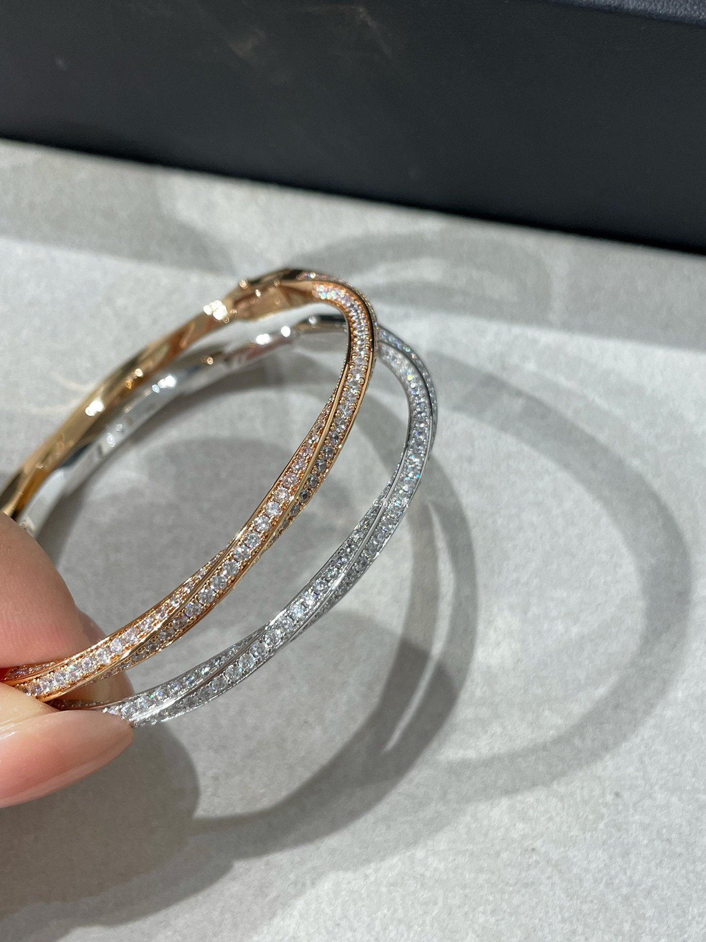 GRAFF GRA SPIRAL DIAMOND PAVED BRACELET