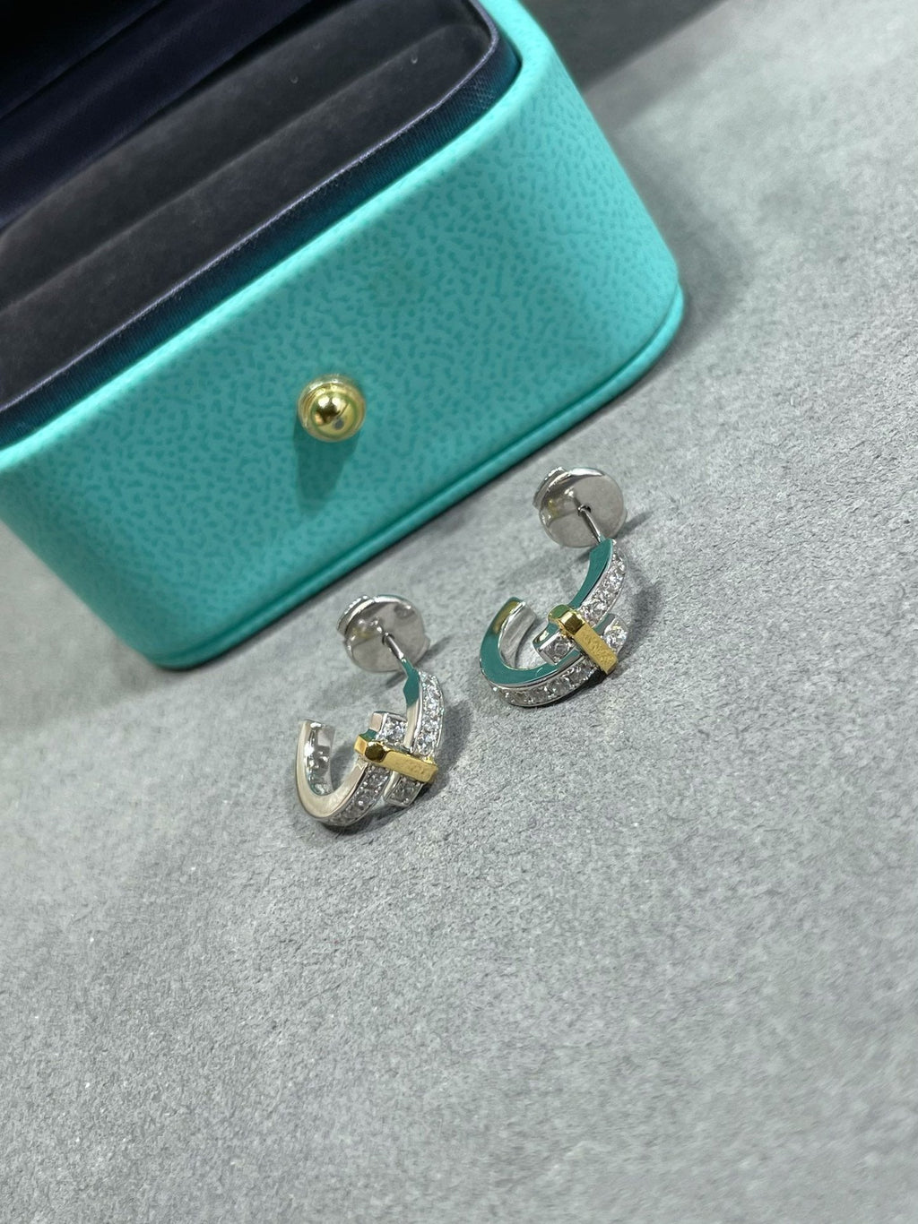 TIFFANY EDGE DIAMOND PINK GOLD EARRINGS