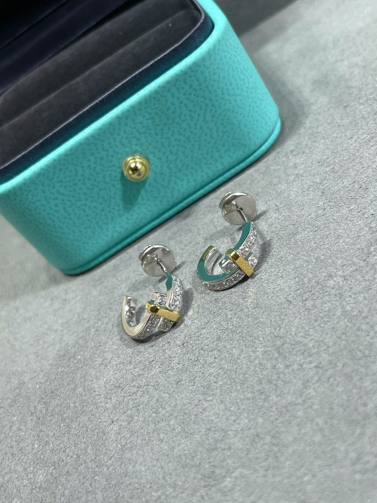 TIFFANY EDGE DIAMOND PINK GOLD EARRINGS