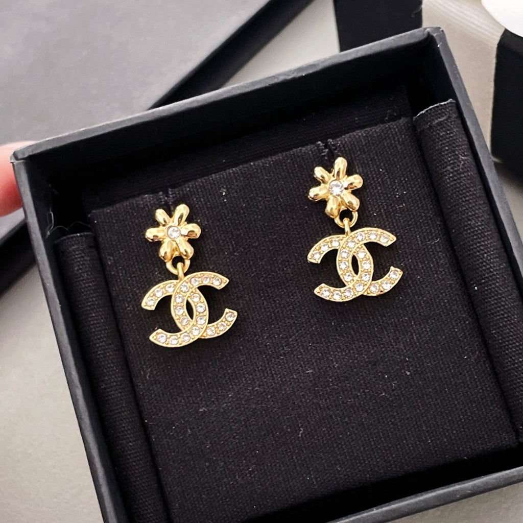 Chanel Mini Flower Double C Diamond Gold Earrings