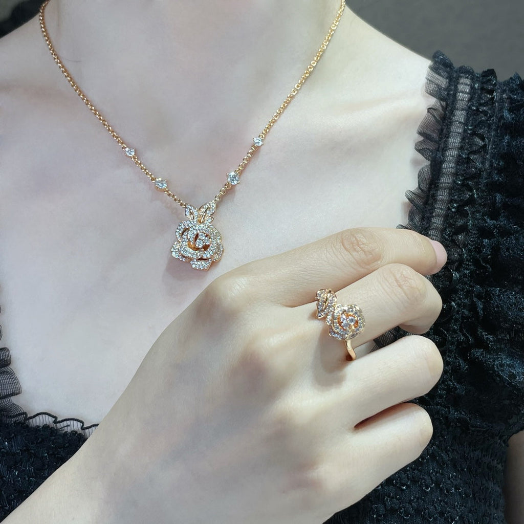 DIOR ROSE BAGATELLE DIAMOND MEDIUM NECKLACE