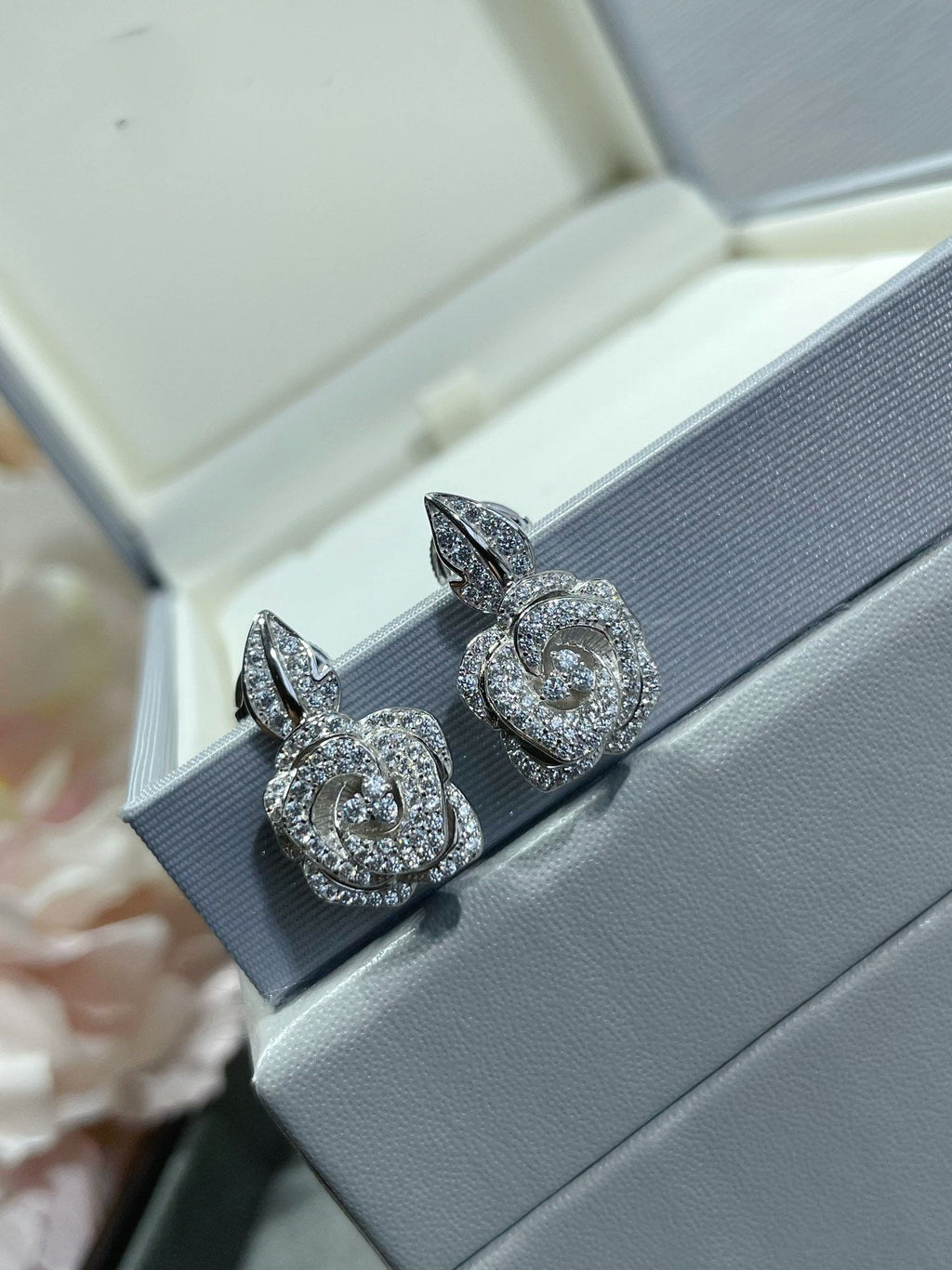 DIOR ROSE BAGATELLE DIAMOND MEDIUM EARRINGS