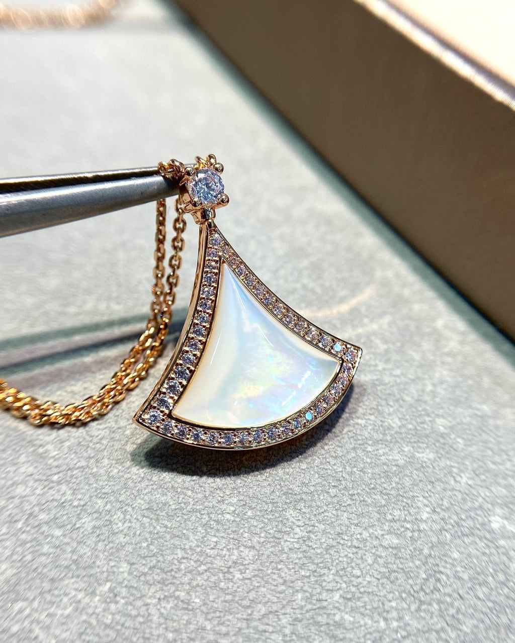 BVLGARI DREAM MOP DIAMOND PAVED PINK GOLD NECKLACE