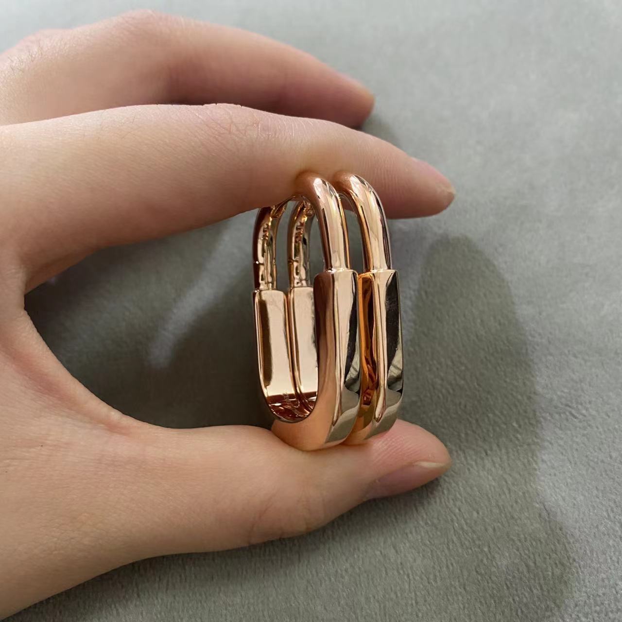 TIFFANY LOCK MEDIUM EARRINGS