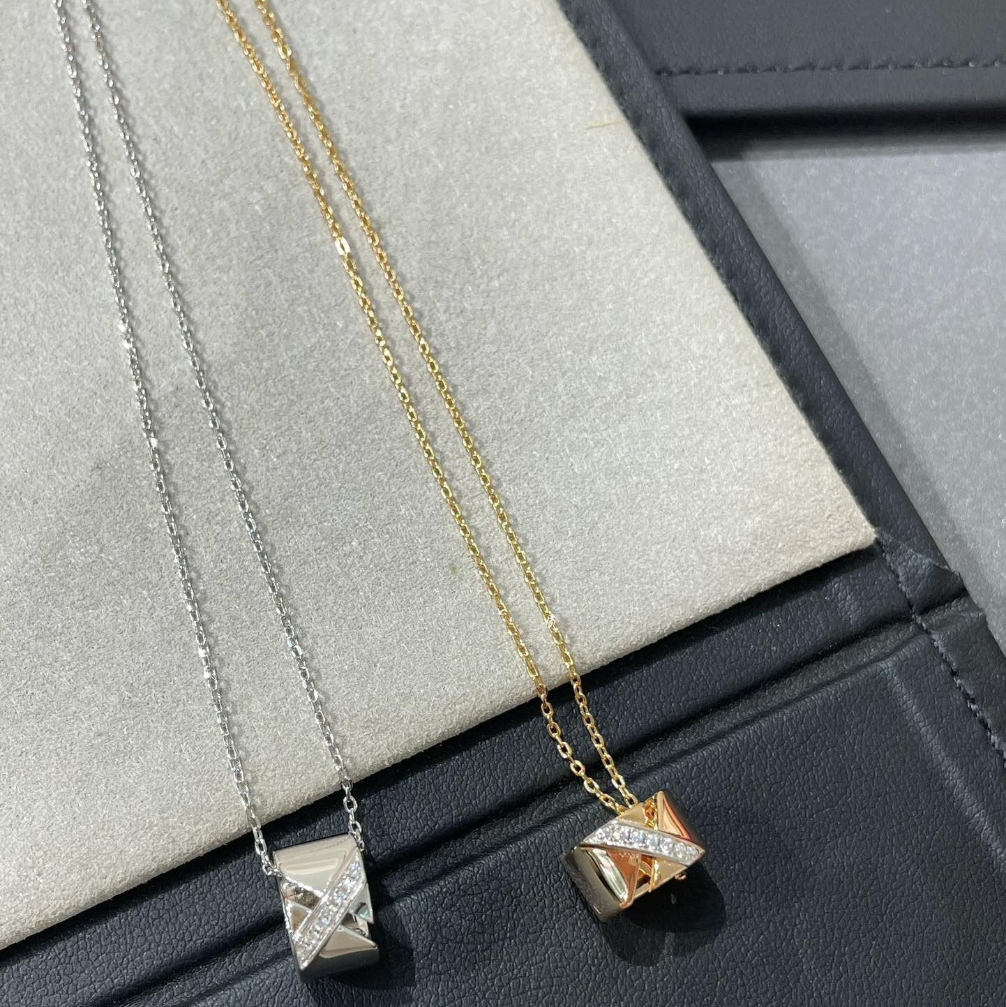 CHAUMET LIENS EVIDENCE DIAMOND NECKLACE