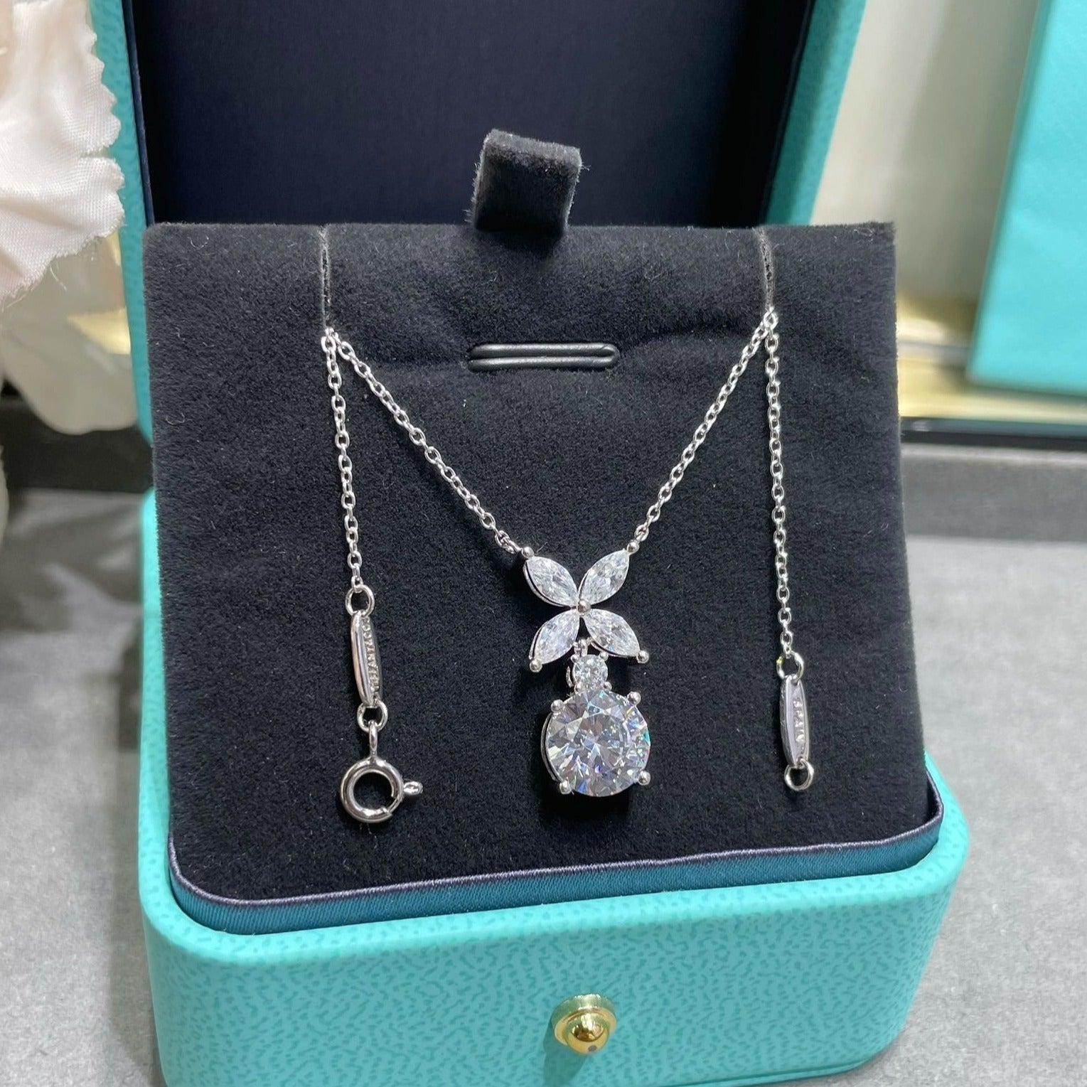 TIFFANY VICTORIA PENDANT SILVER DIAMOND NECKLACE