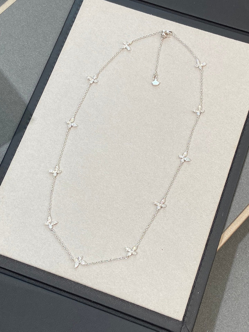 GRAFF CLASSIC BUTTERFLY PETITE DIAMOND SILVER NECKLACE