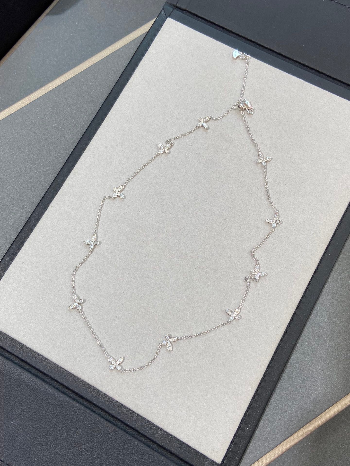 GRAFF CLASSIC BUTTERFLY PETITE DIAMOND SILVER NECKLACE