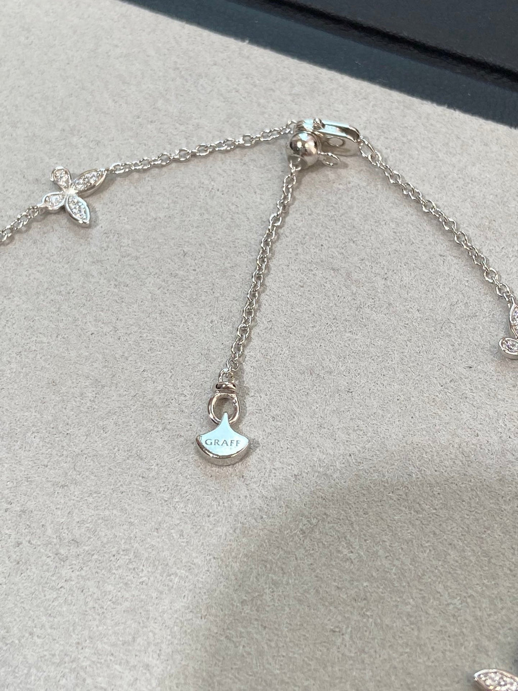 GRAFF CLASSIC BUTTERFLY PETITE DIAMOND SILVER NECKLACE
