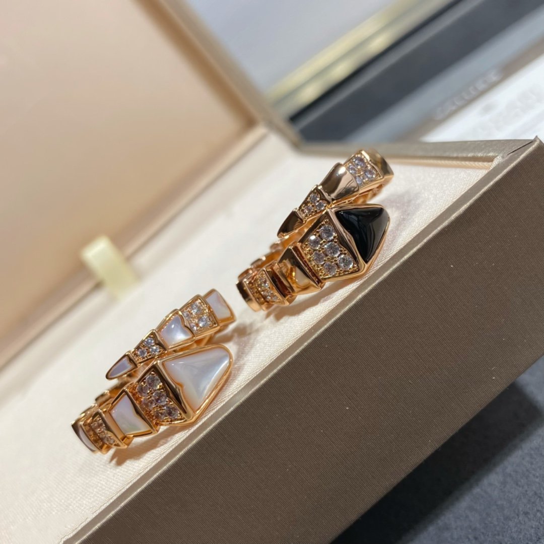 BVLGARI SERPENTI RING GOLD DIAMOND ONYX