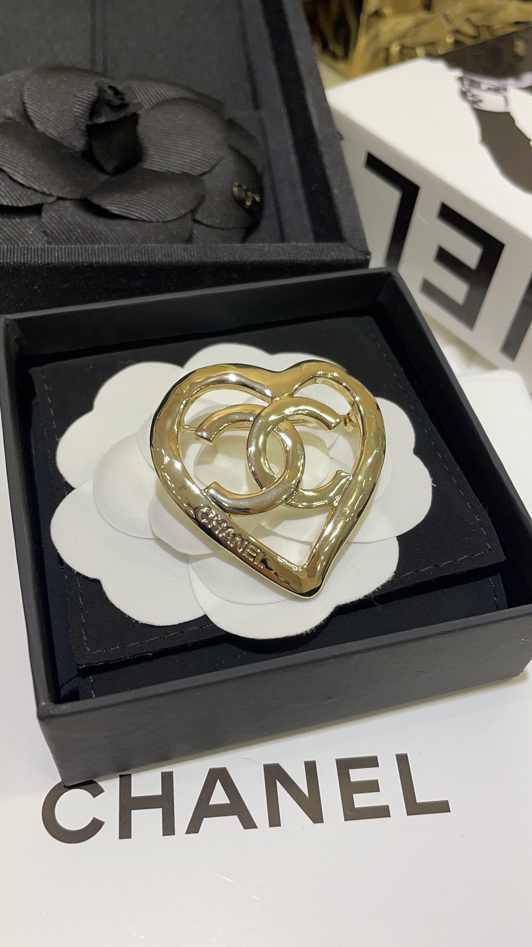 Chanel Brooch Gold 159549