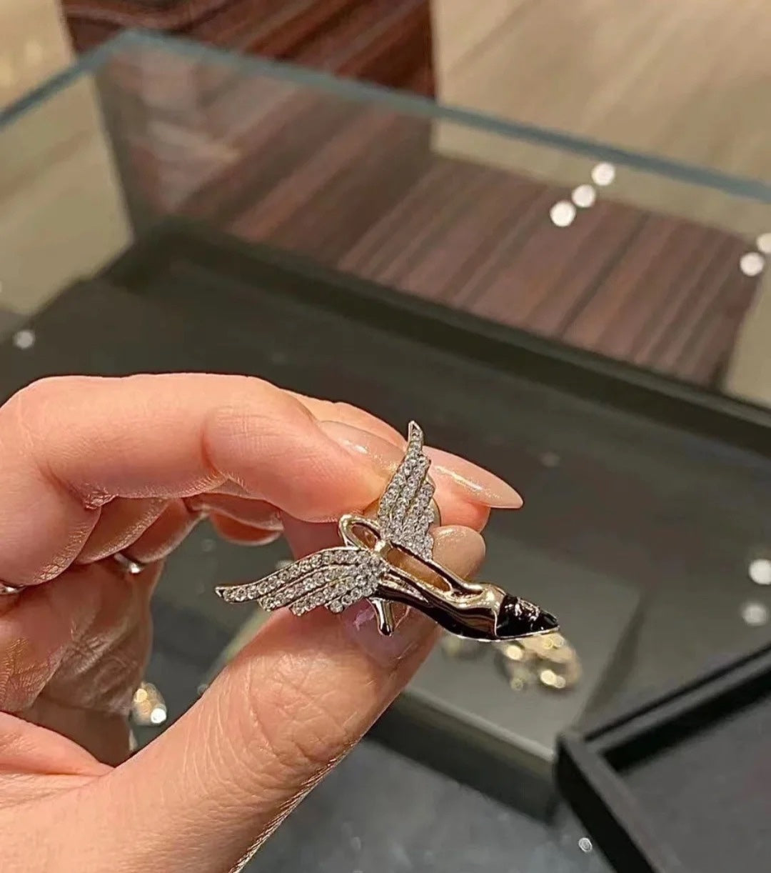 Chanel Brooch Pink Gold 172290