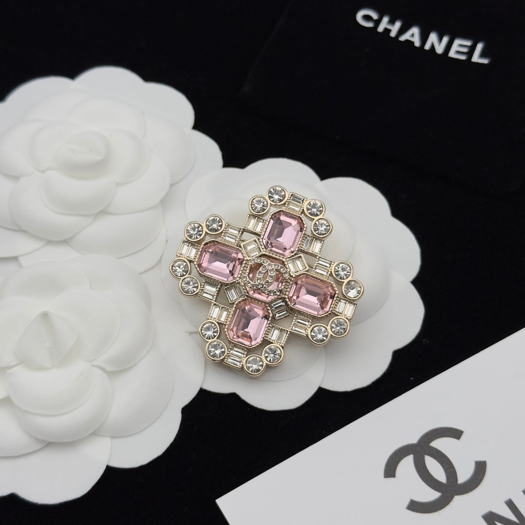 Chanel Brooch Gold 173155