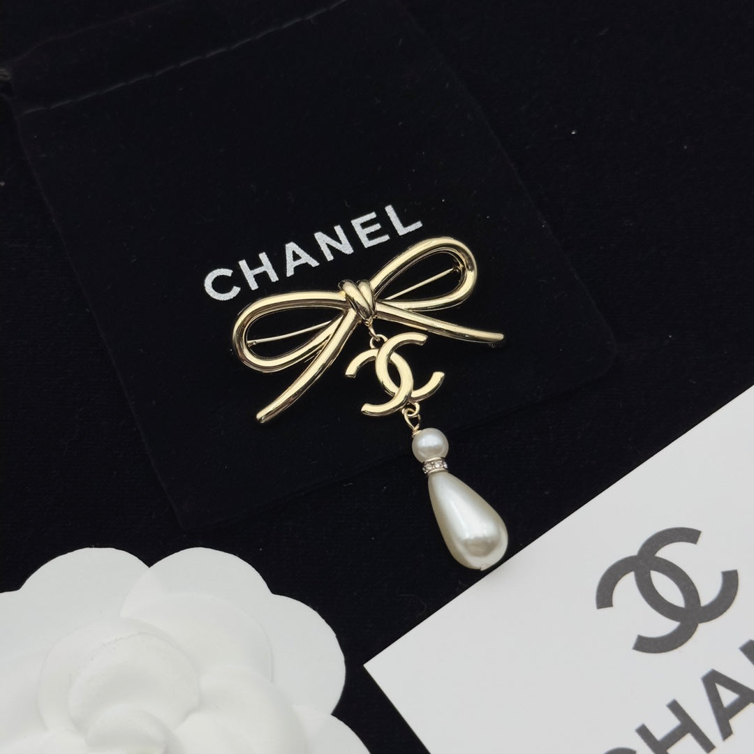 Chanel Brooch Pink Gold 173221