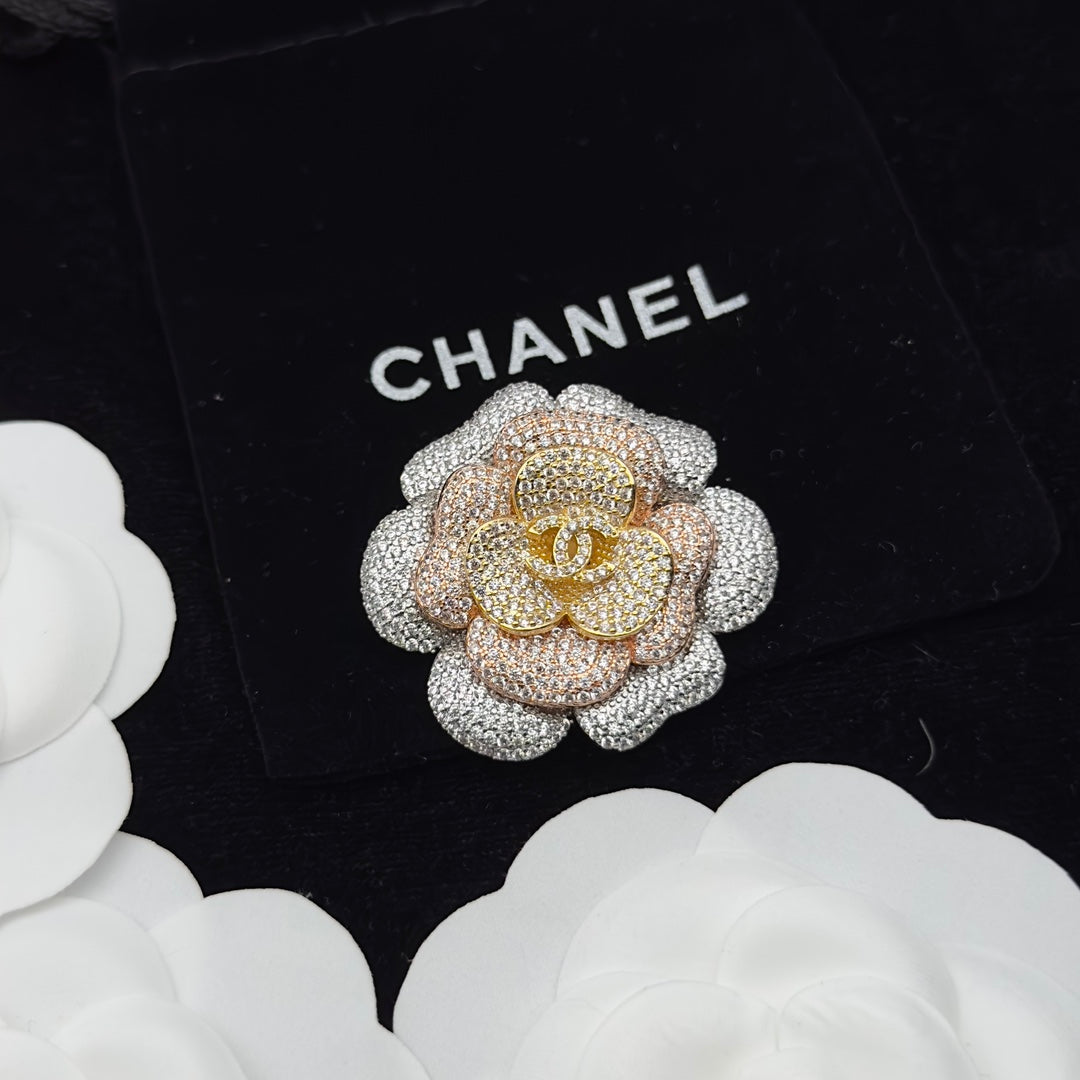Chanel Brooch Gold-Silver 173413