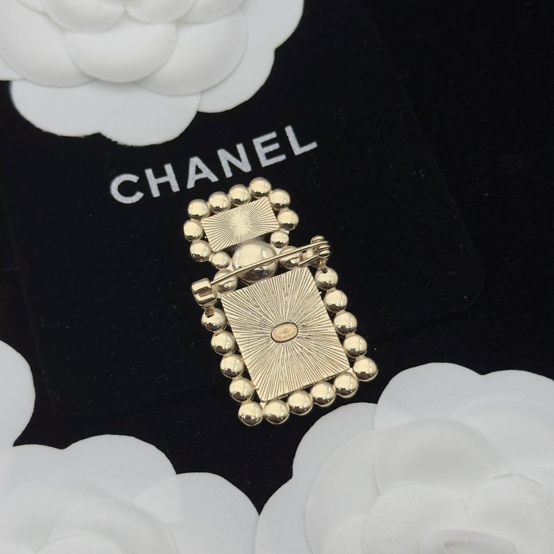 Chanel Brooch Gold 174157