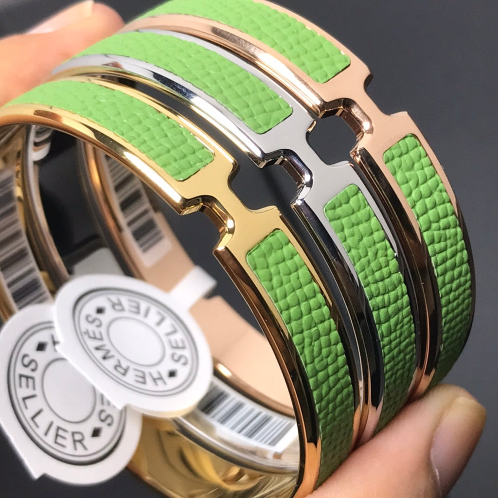 HERMES H Pig Nose Light Green Bracelet