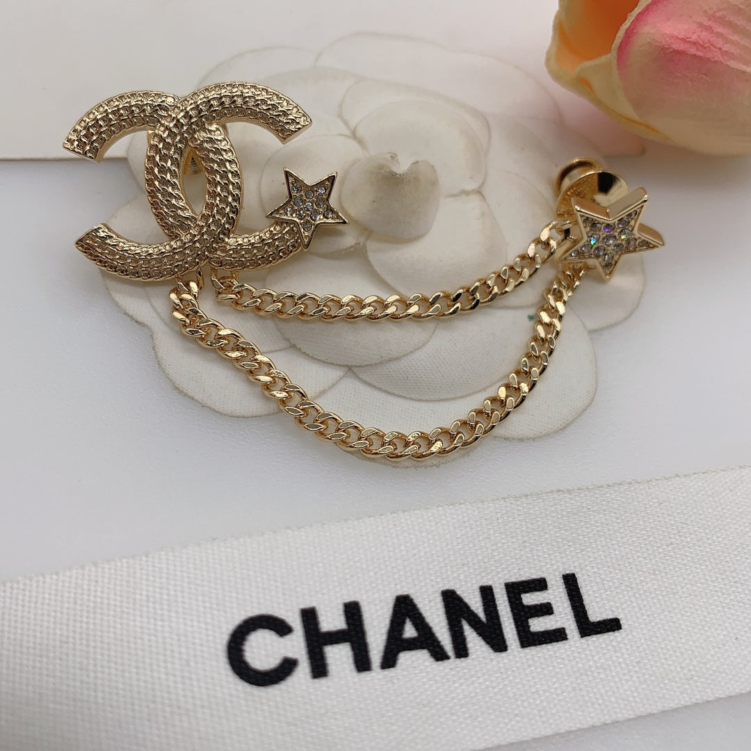 Chanel Brooch Gold 182874