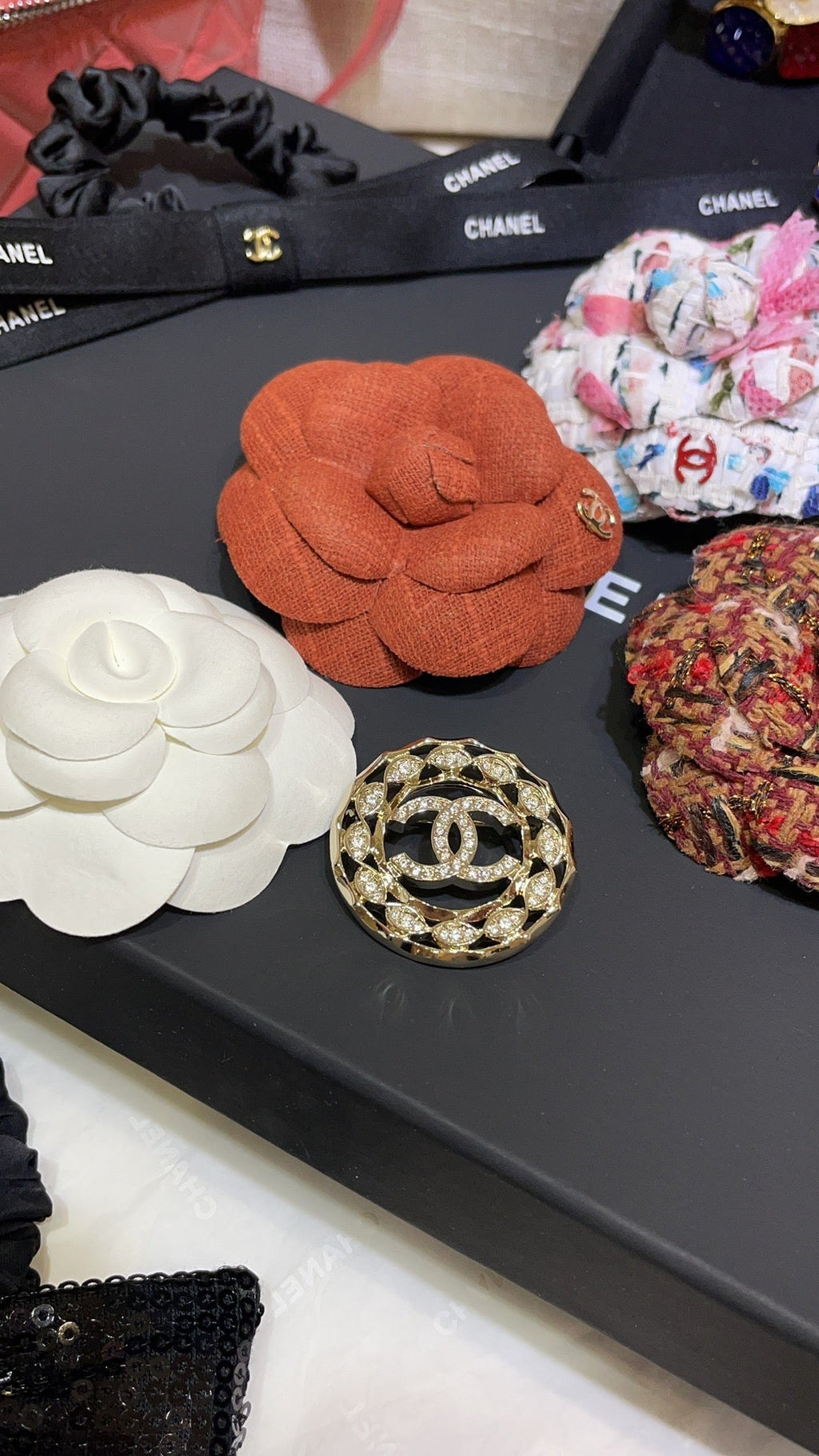 Chanel Brooch Gold 163243