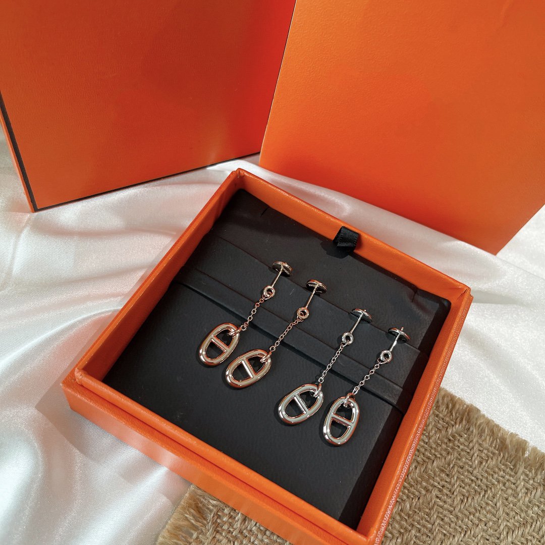 HERMES CHAINE TASSEL EARRINGS