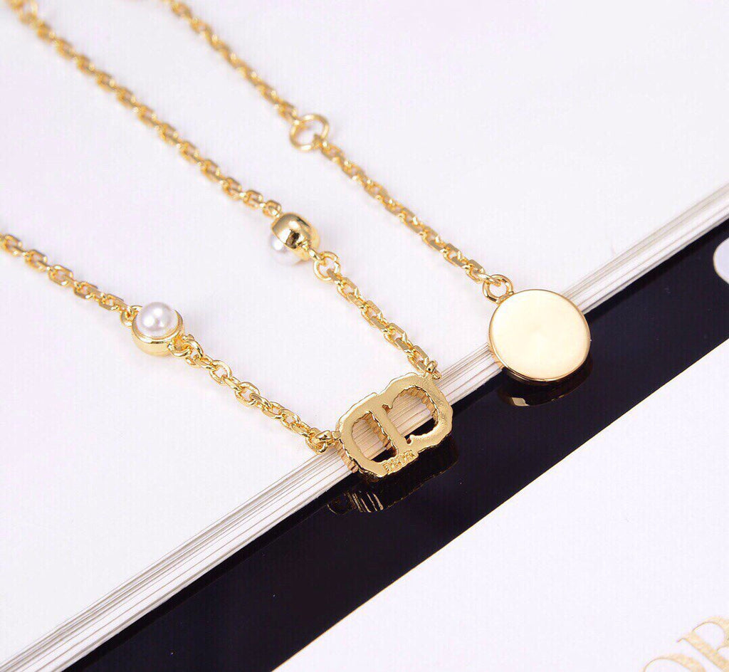 DIOR CD NECKLACE PEDANT GOLD DIAMOND 4 PEARL