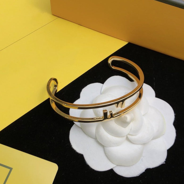FENDI O'LOCK OPEN BRACELET GOLD