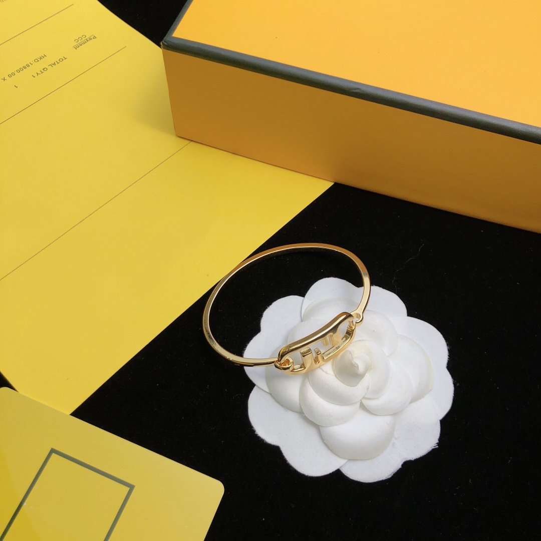 FENDI O'LOCK GOLD BRACELET