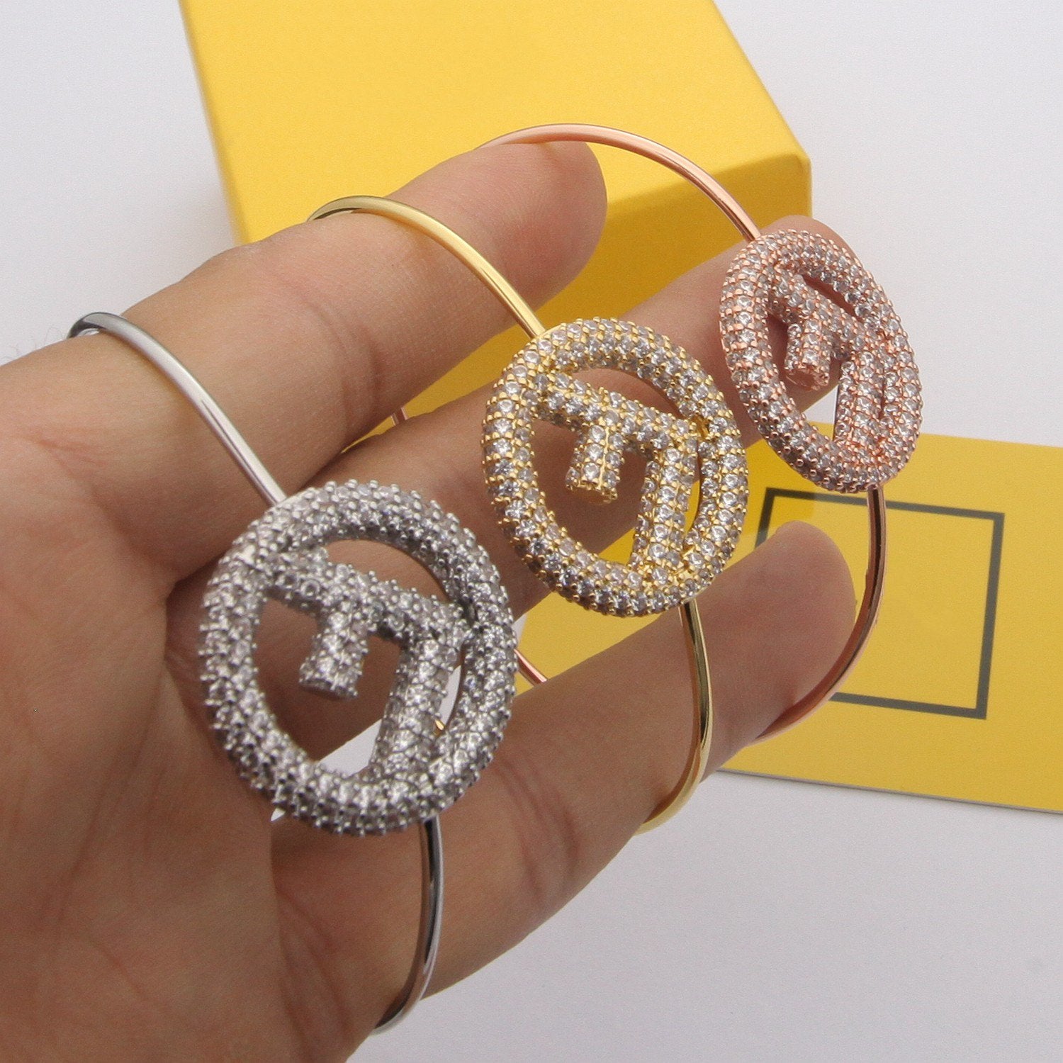 FENDI F BRACELET FULL DIAMOND
