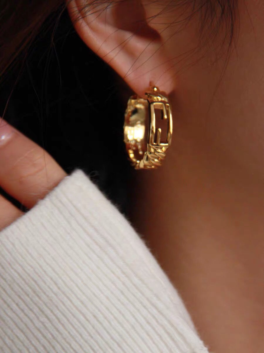 FENDI BAGUETTE SMALL EARRINGS GOLD