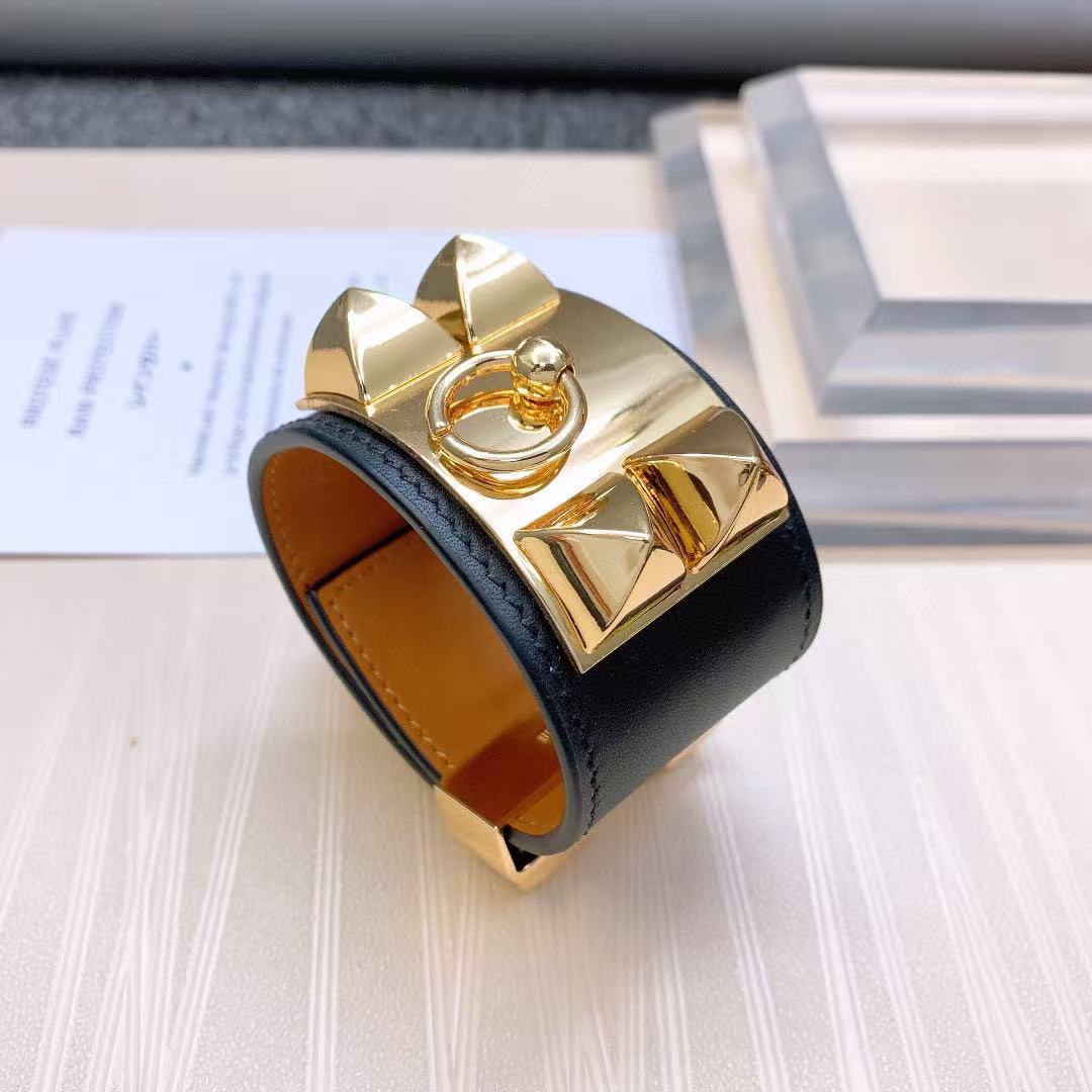 Hermès Collier de Chien Bracelet Leather With Gold Hardware
