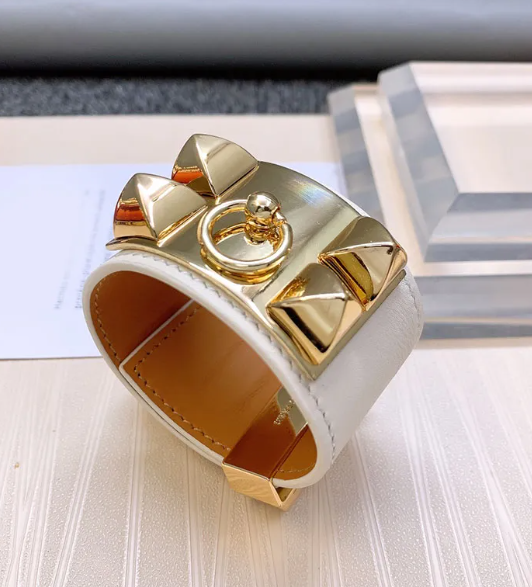 Hermès Collier de Chien Bracelet Leather With Gold Hardware