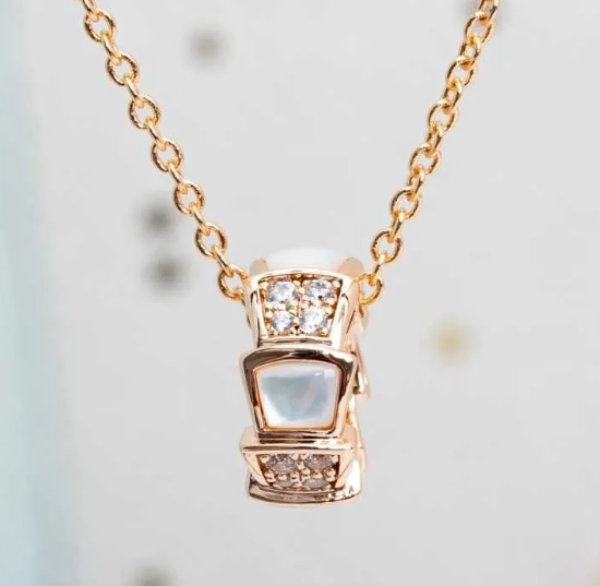 BVLGARI SERPENTI PEDANT DIAMOND NECKLACE