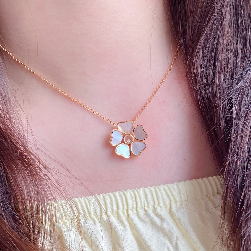 CHOPARD HAPPY HEART FLOWER NECKLACE